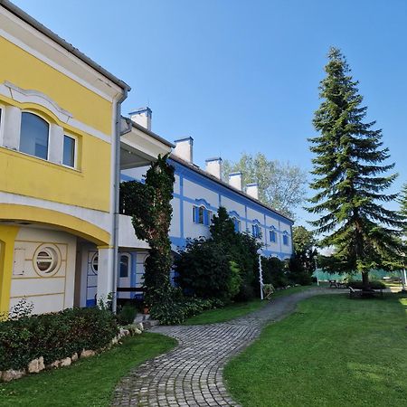 Rozina Apartman Мошонмадяровар Екстер'єр фото