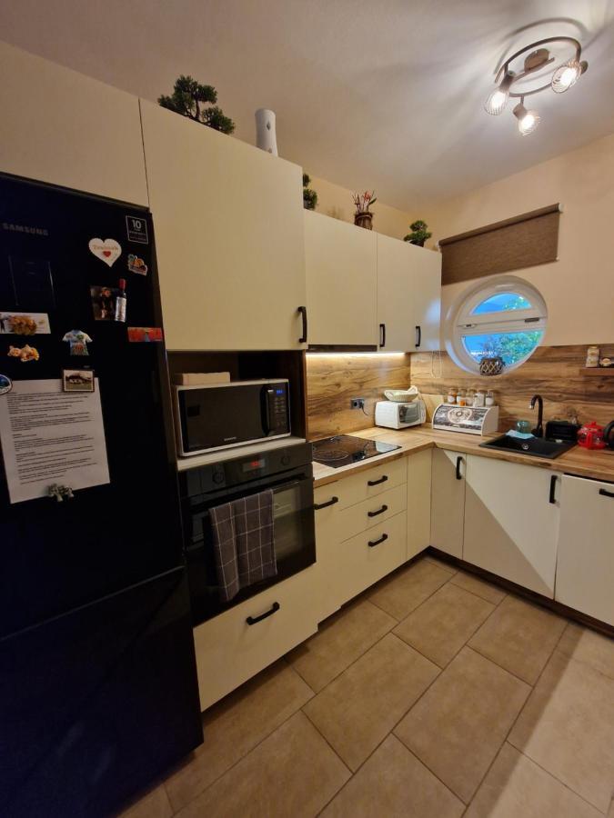 Rozina Apartman Мошонмадяровар Екстер'єр фото