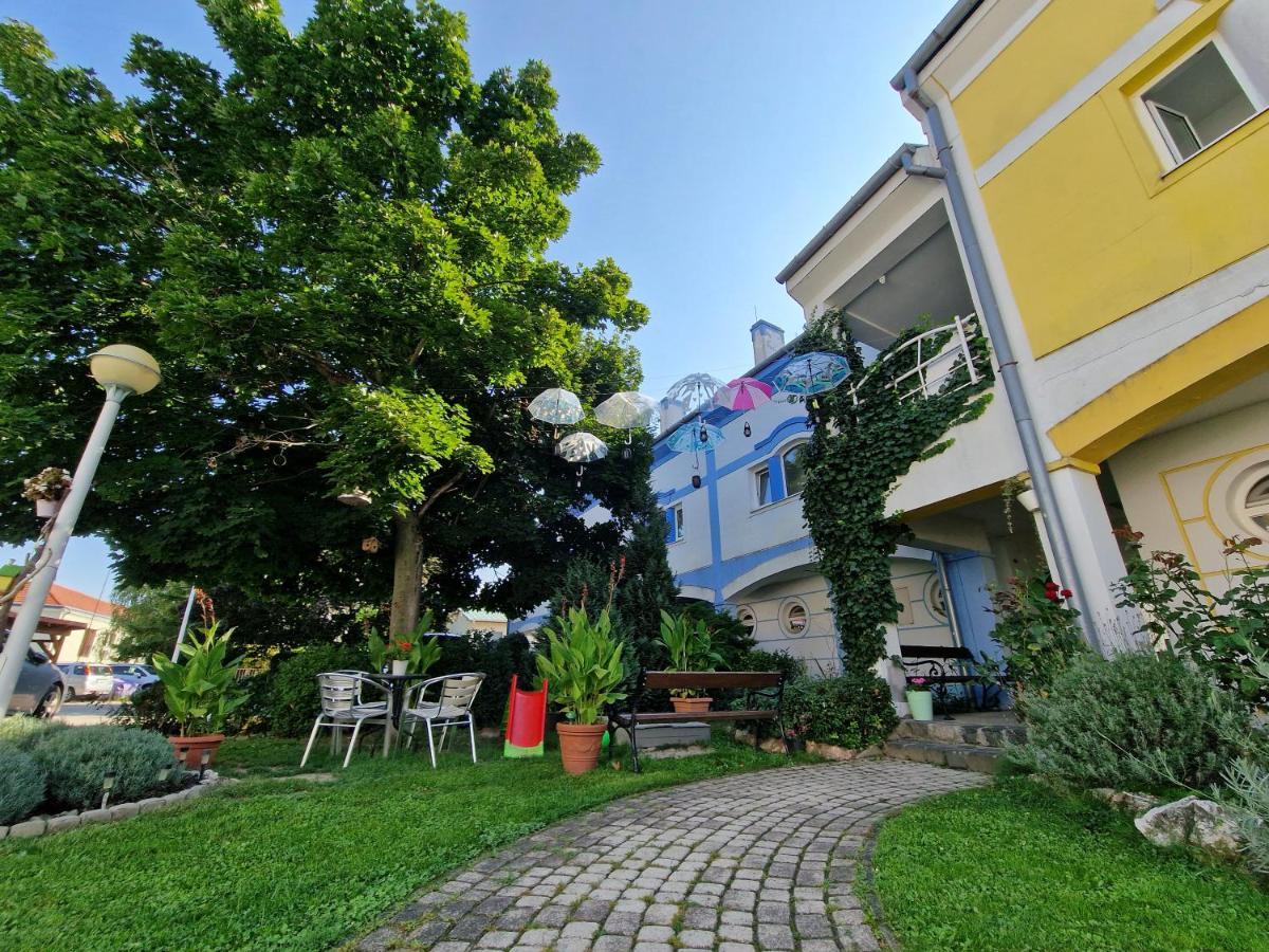 Rozina Apartman Мошонмадяровар Екстер'єр фото